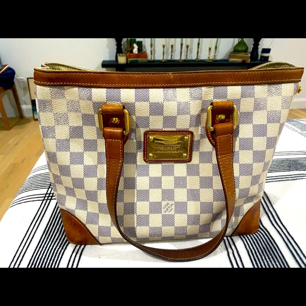 NOT FOR SALE - more interior pics of LV